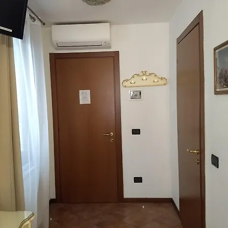 Alloggi Ss Giovanni E Paolo 게스트하우스