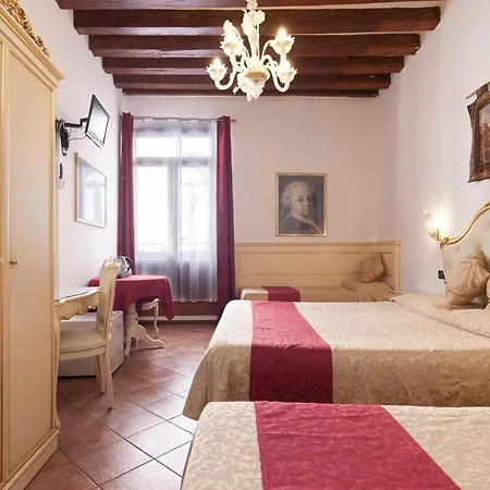 Alloggi Ss Giovanni E Paolo Pensionat 2*
