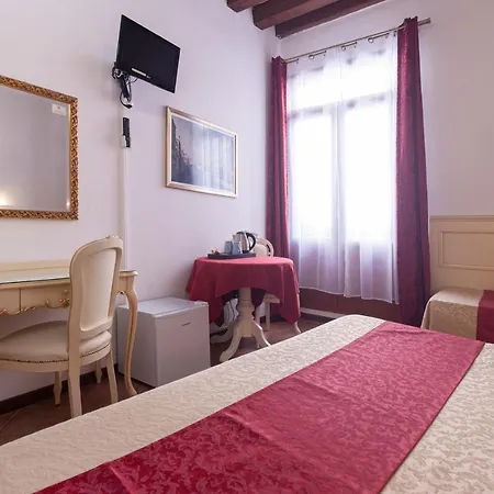 Alloggi Ss Giovanni E Paolo Guest house