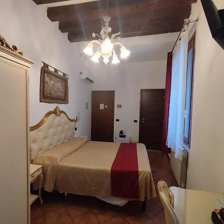 Alloggi Ss Giovanni E Paolo Pensionat 2*