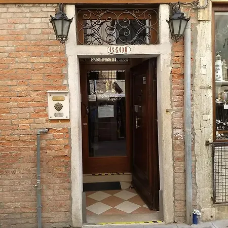 Pensionat Alloggi Ss Giovanni E Paolo Venedig