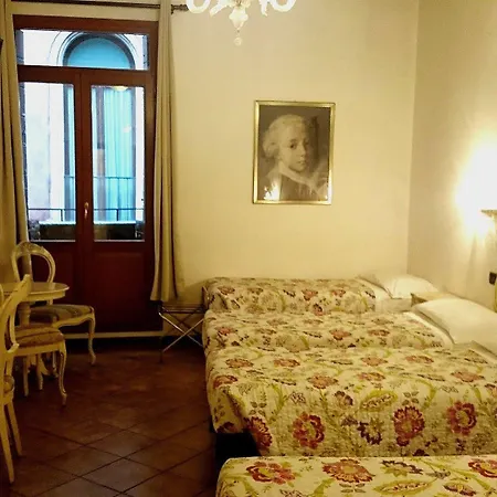 Pensionat Alloggi Ss Giovanni E Paolo 2*