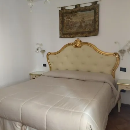 Alloggi Ss Giovanni E Paolo 2*