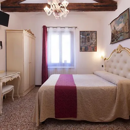 Alloggi Ss Giovanni E Paolo 3* Veneza