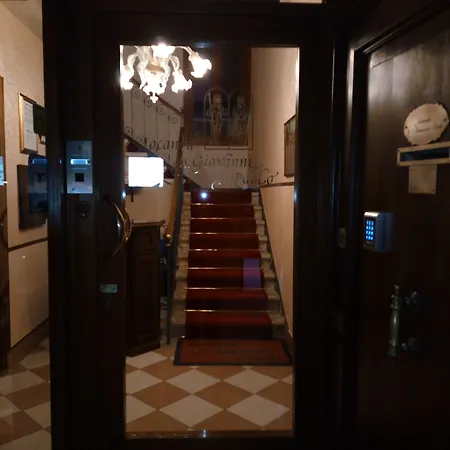 Alloggi Ss Giovanni E Paolo 3*