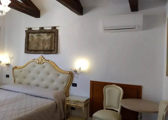 Alloggi Ss Giovanni E Paolo Vendégház