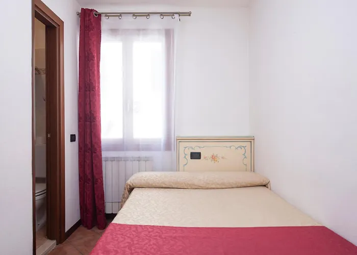 Alloggi Ss Giovanni E Paolo 3*