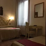 Alloggi Ss Giovanni E Paolo Guest house