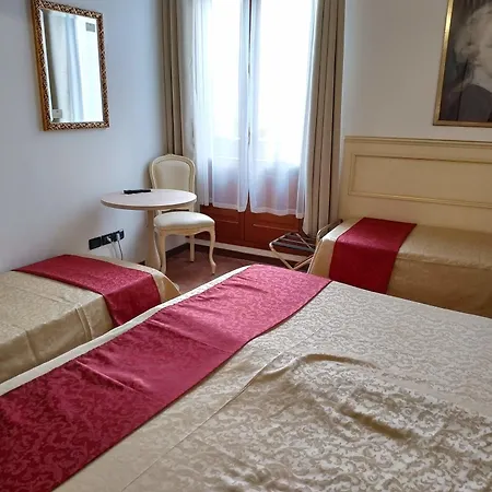بيت ضيافة Alloggi Ss Giovanni E Paolo البندقية