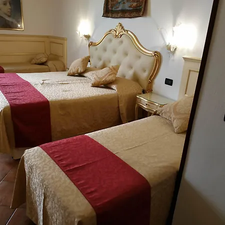 Alloggi Ss Giovanni E Paolo بيت ضيافة 3*
