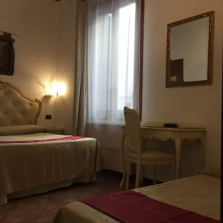 Alloggi Ss Giovanni E Paolo بيت ضيافة