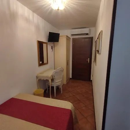 Alloggi Ss Giovanni E Paolo بيت ضيافة البندقية