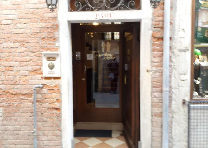Pensión Alloggi Ss Giovanni E Paolo Venecia